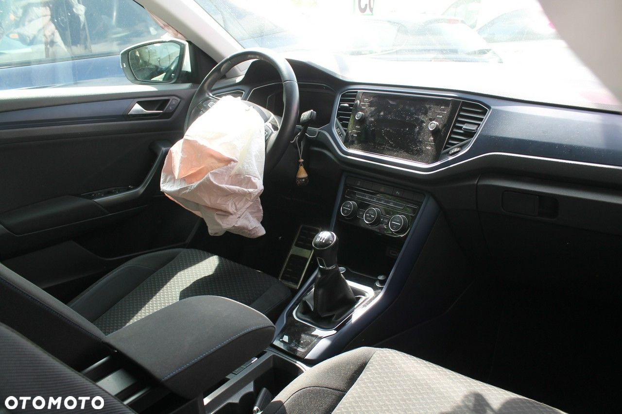 Volkswagen T-Roc - 8