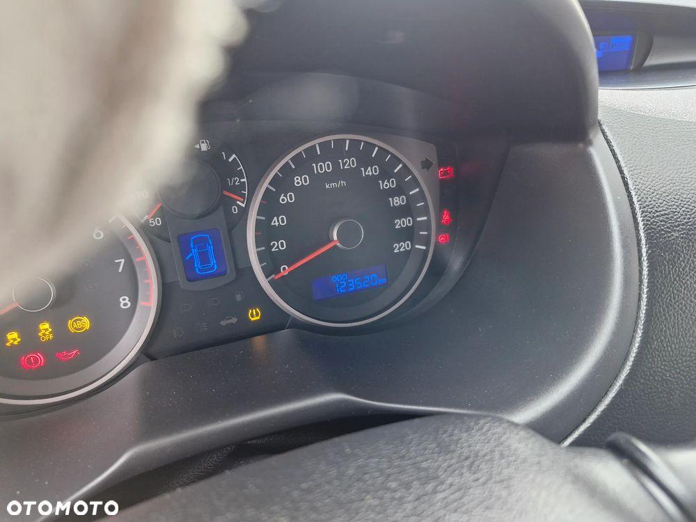 Hyundai i20 1.2 Intro Edition - 12