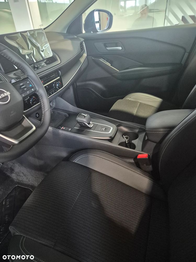 Nissan Qashqai 1.3 DIG-T MHEV N-Connecta Xtronic - 4