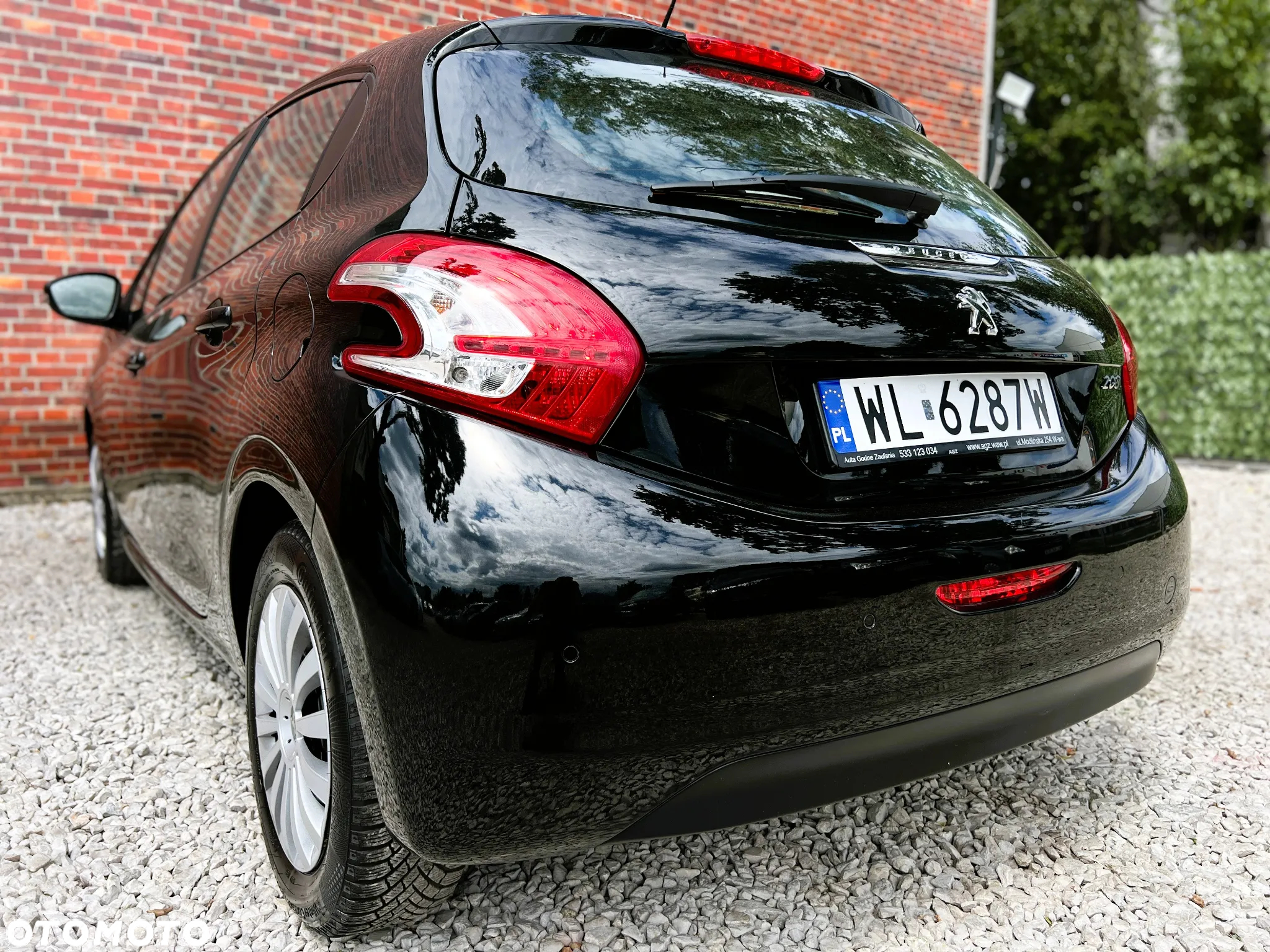 Peugeot 208 - 36