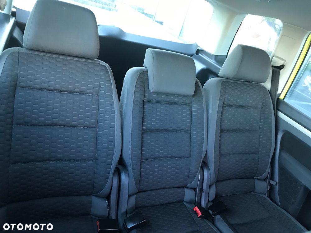 Volkswagen Touran - 19
