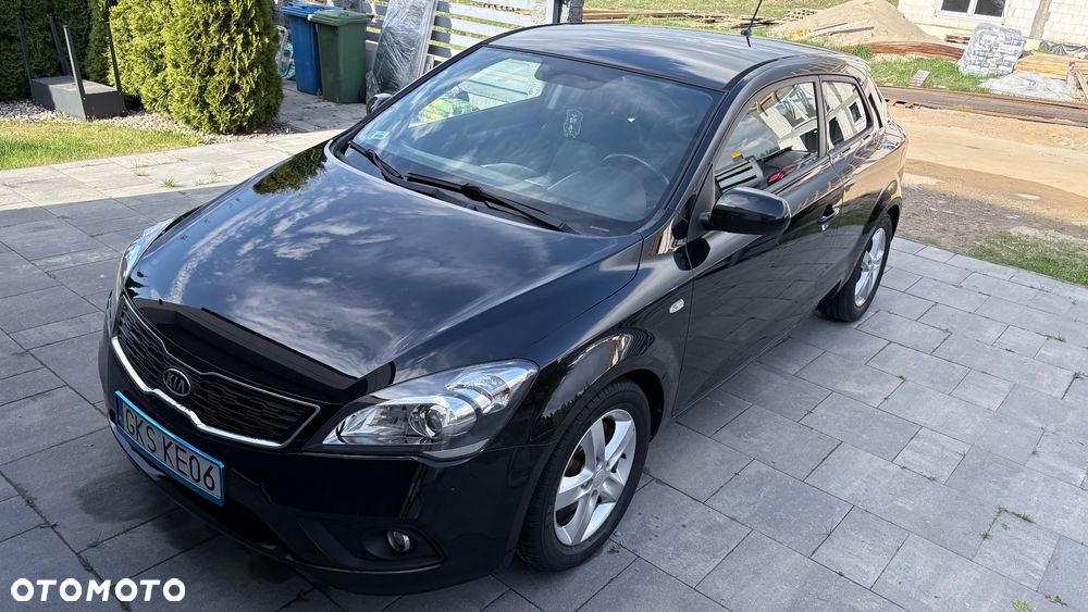 Kia Ceed 1.6 CRDi ISG Vision - 29