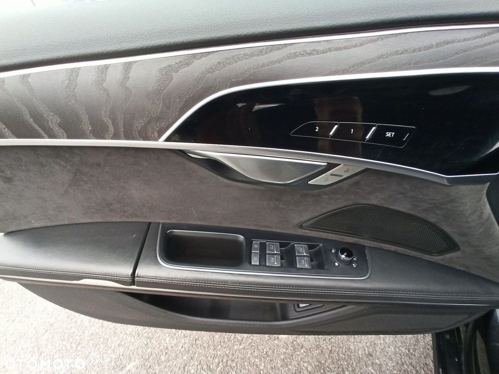 Audi A8 - 21