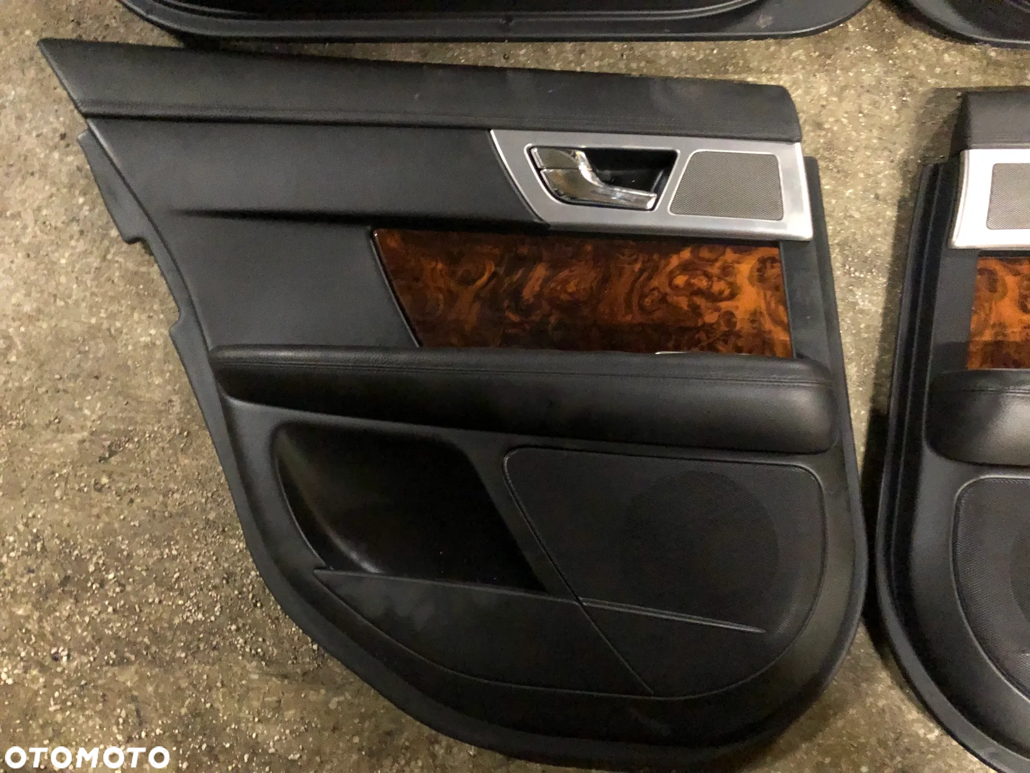 Boczki drzwi komplet czarne Jaguar XF X250 - 3
