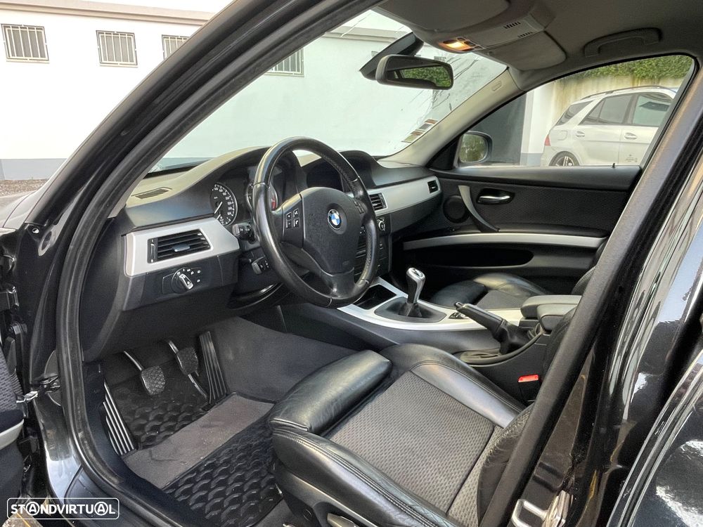 BMW 320 d Touring Navigation Sport - 6