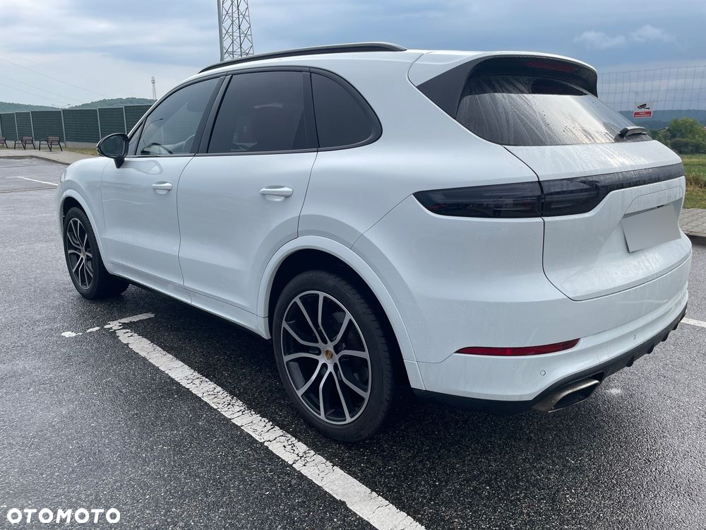 Porsche Cayenne Standard - 2