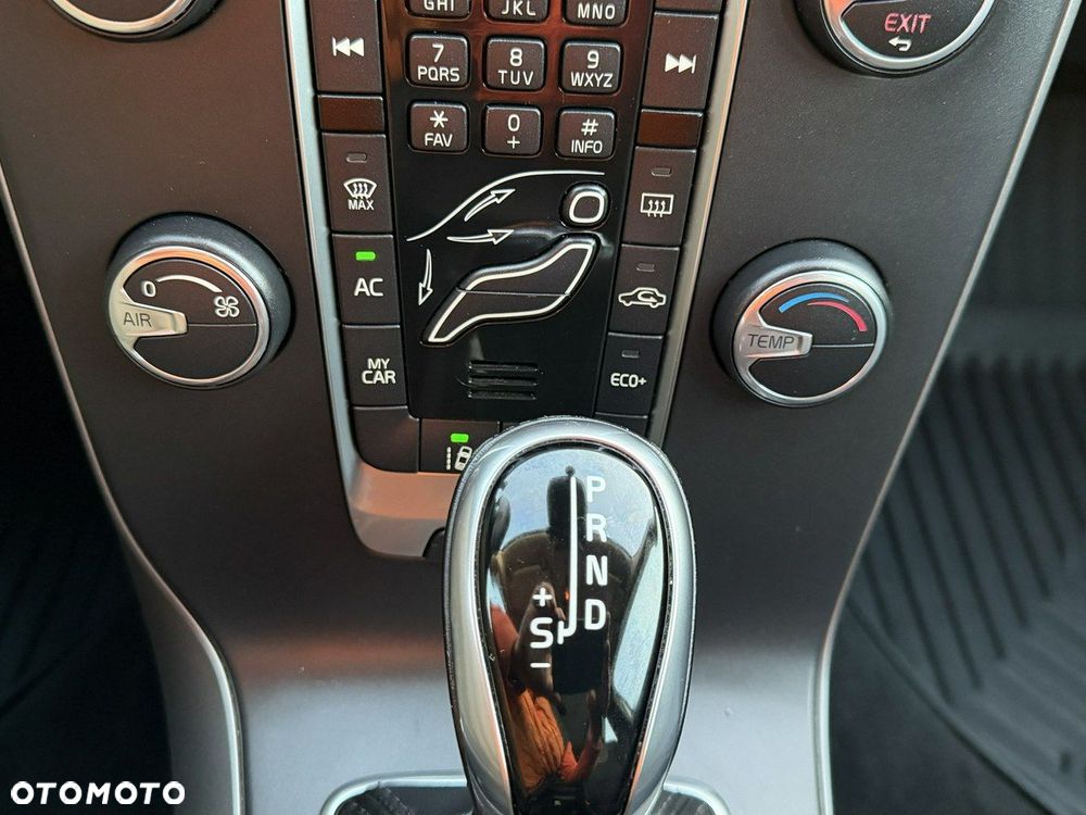 Volvo V40 - 23