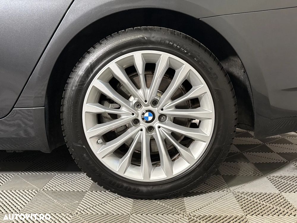 BMW Seria 5 530e xDrive Aut. Luxury Line - 14