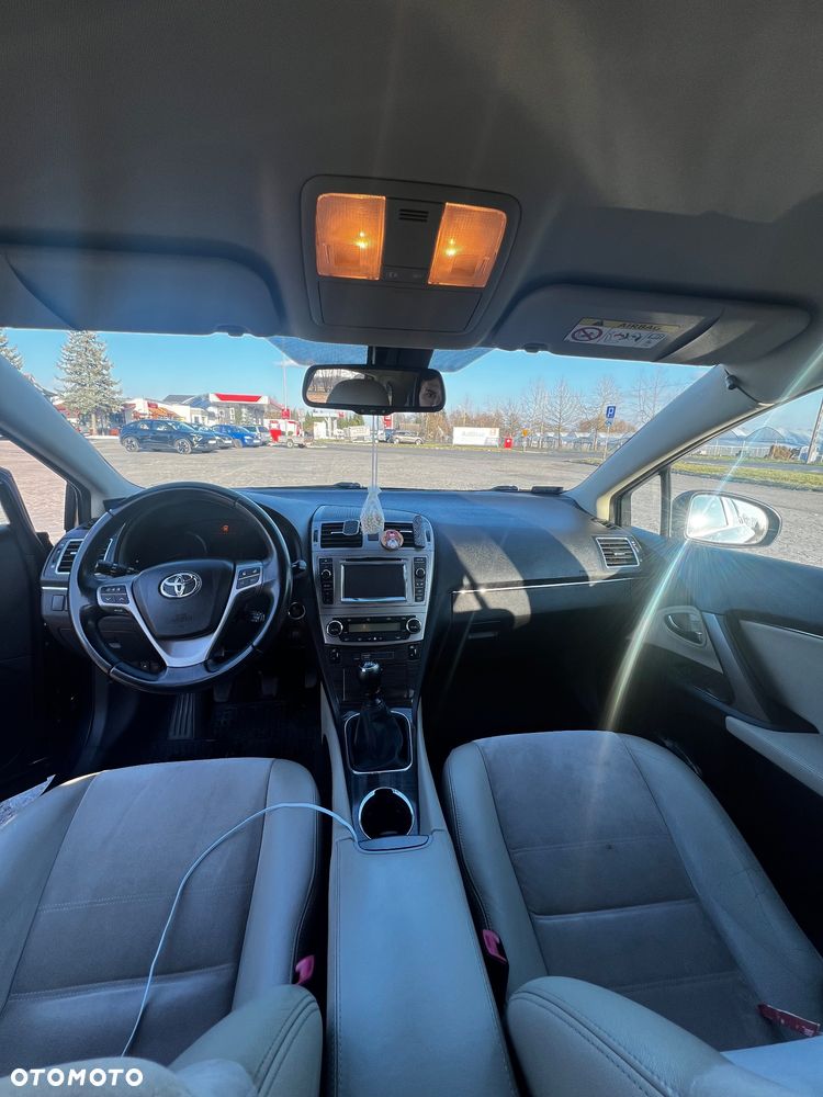 Toyota Avensis 2.0 D-4D Premium - 7