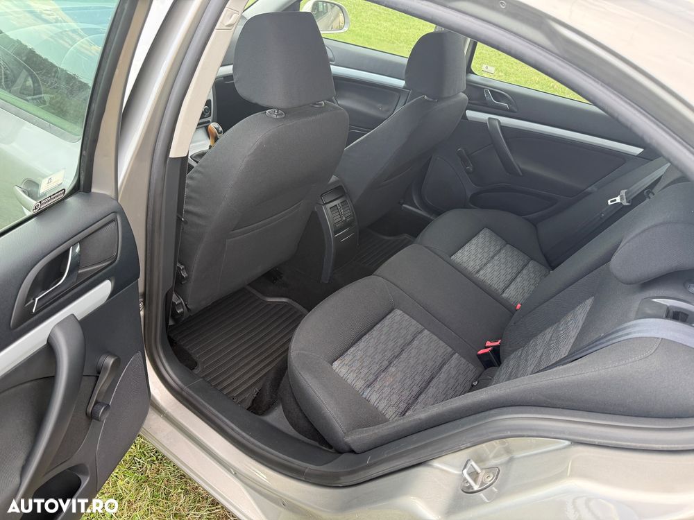 Skoda Octavia 2.0 TDI DPF Elegance - 8