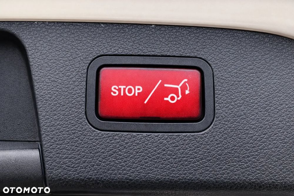 Mercedes-Benz GLA 250 4-Matic AMG Line - 29