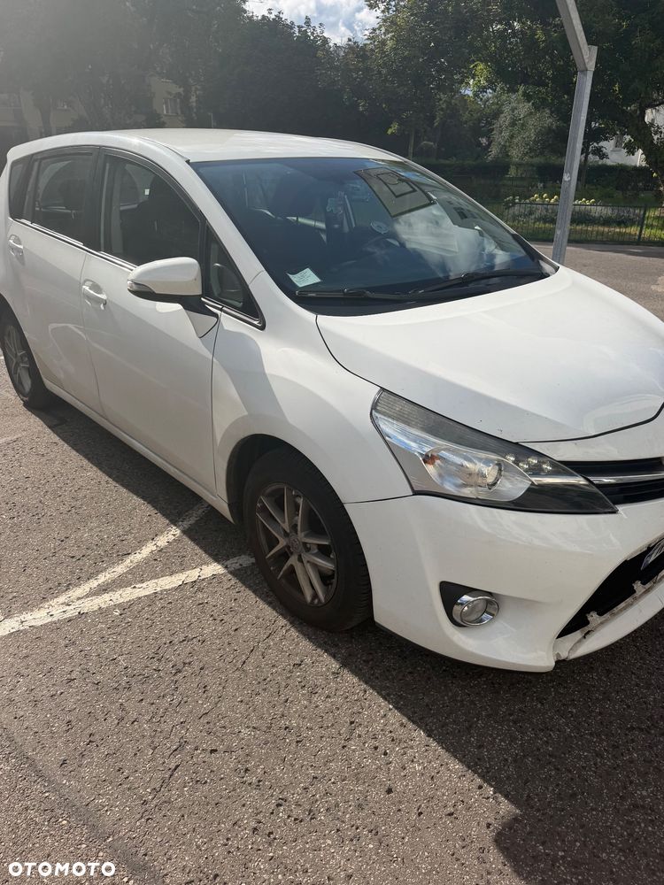 Toyota Verso 1.6 - 6