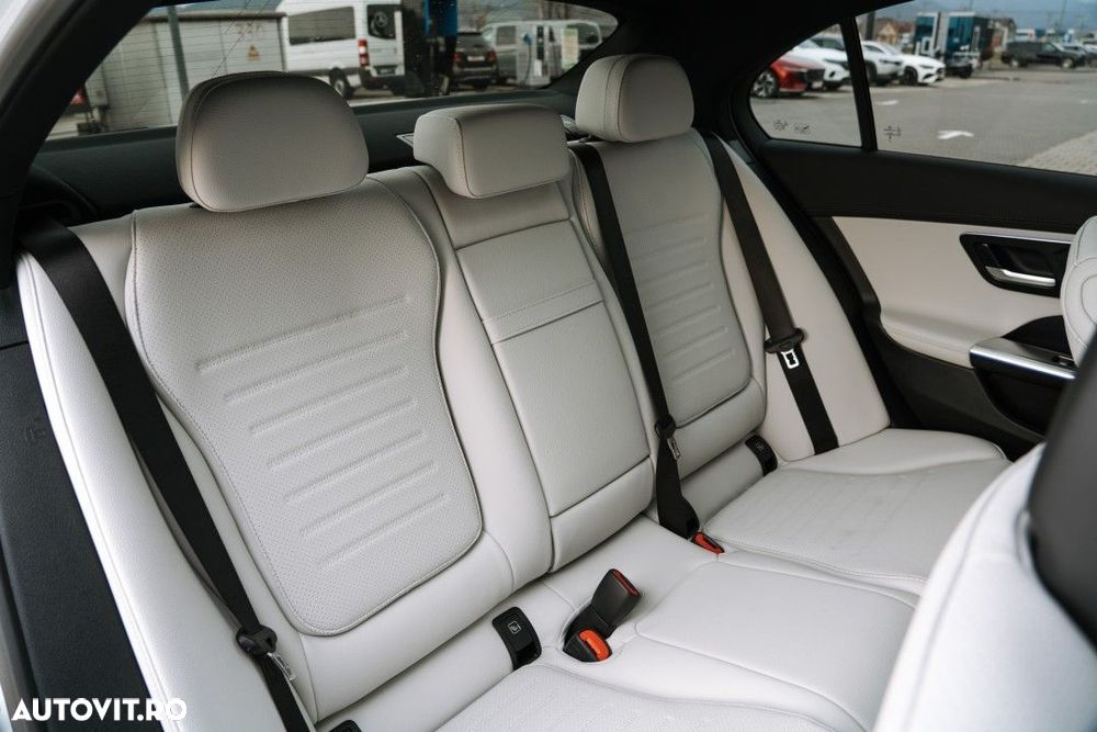 Mercedes-Benz C 200 4MATIC MHEV - 13