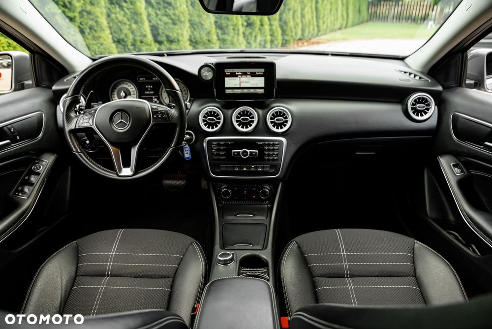 Mercedes-Benz Klasa A 250 (BlueEFFICIENCY) 7G-DCT - 28