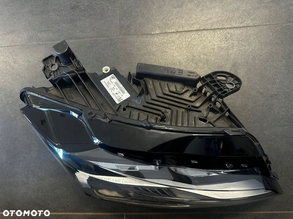 LAMPA PRAWA REFLEKTOR PRAWY FULL LED PEUGEOT 308 III 3 2021- 9851673580 - 8