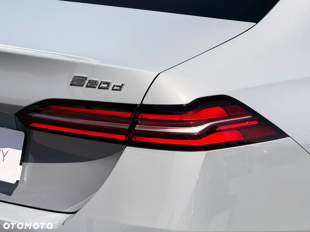 BMW Seria 5 520d xDrive - 10