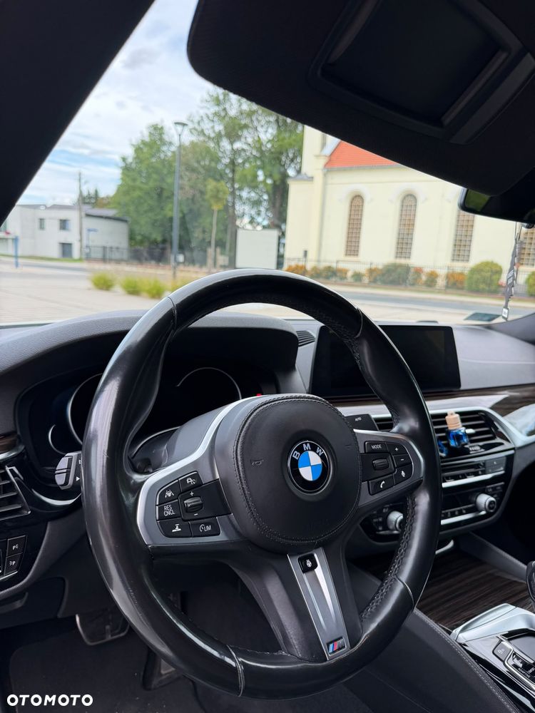 BMW Seria 5 530d xDrive M Sport sport - 18