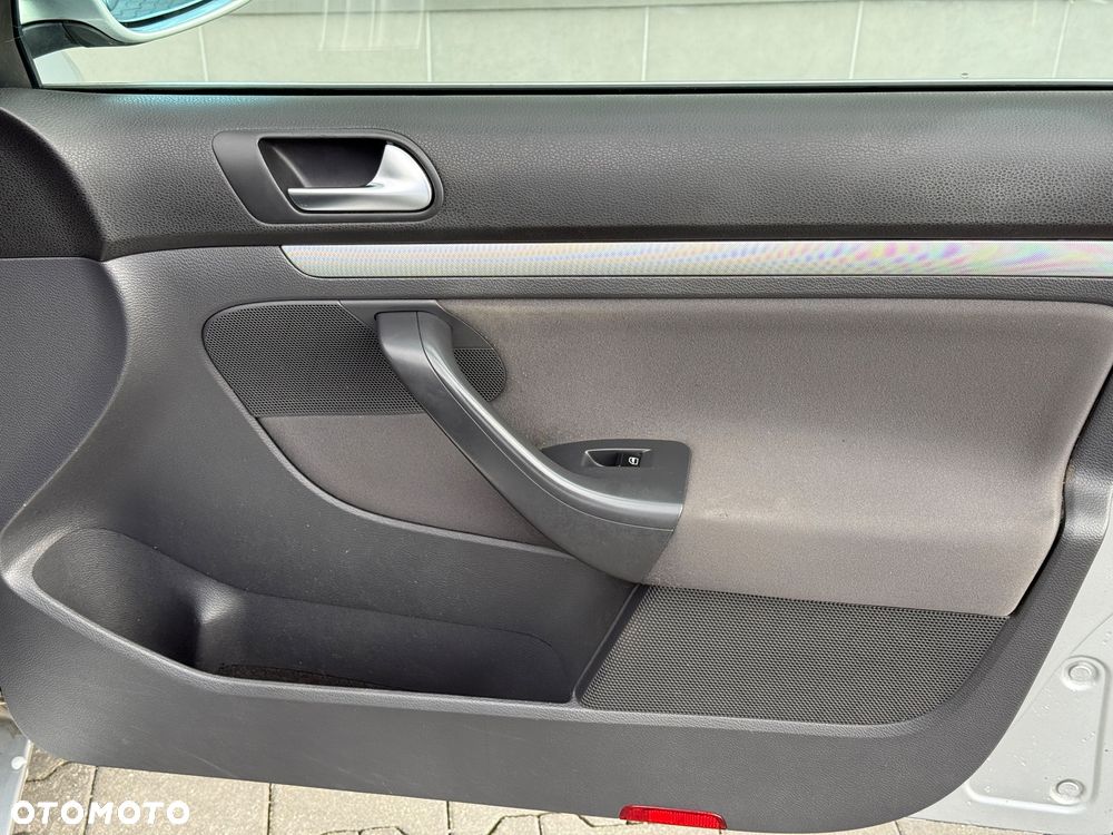 Volkswagen Golf - 28