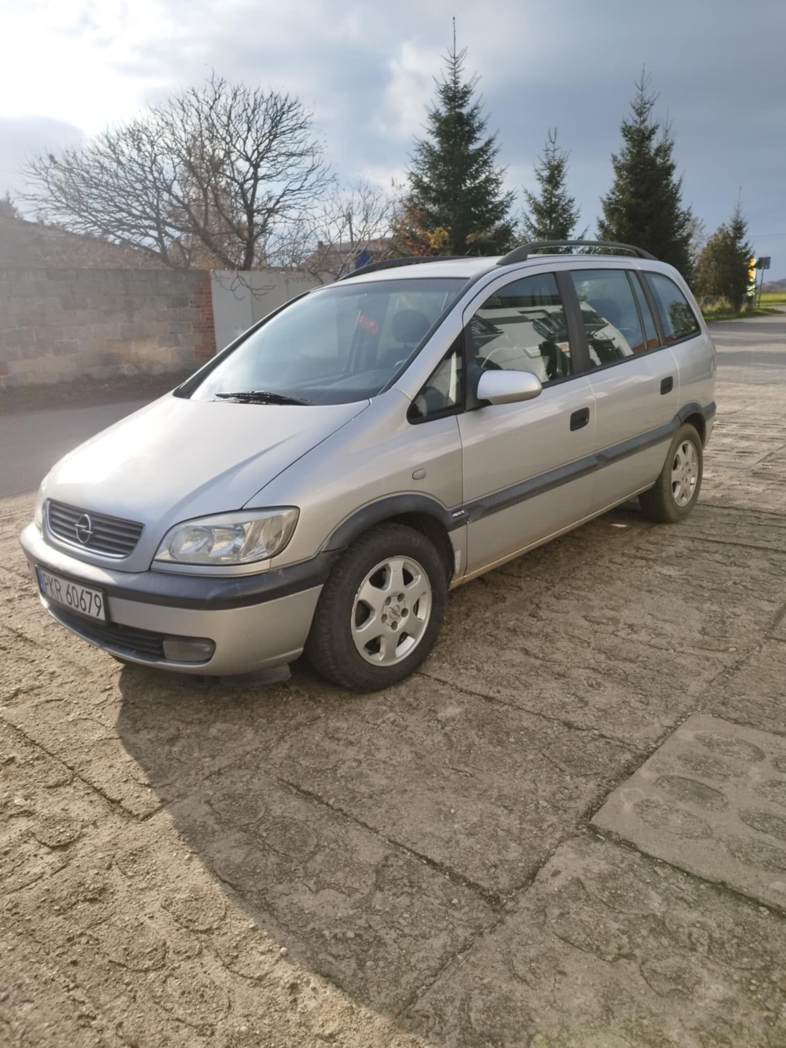 Opel Zafira 2.0 DTI Base - 1