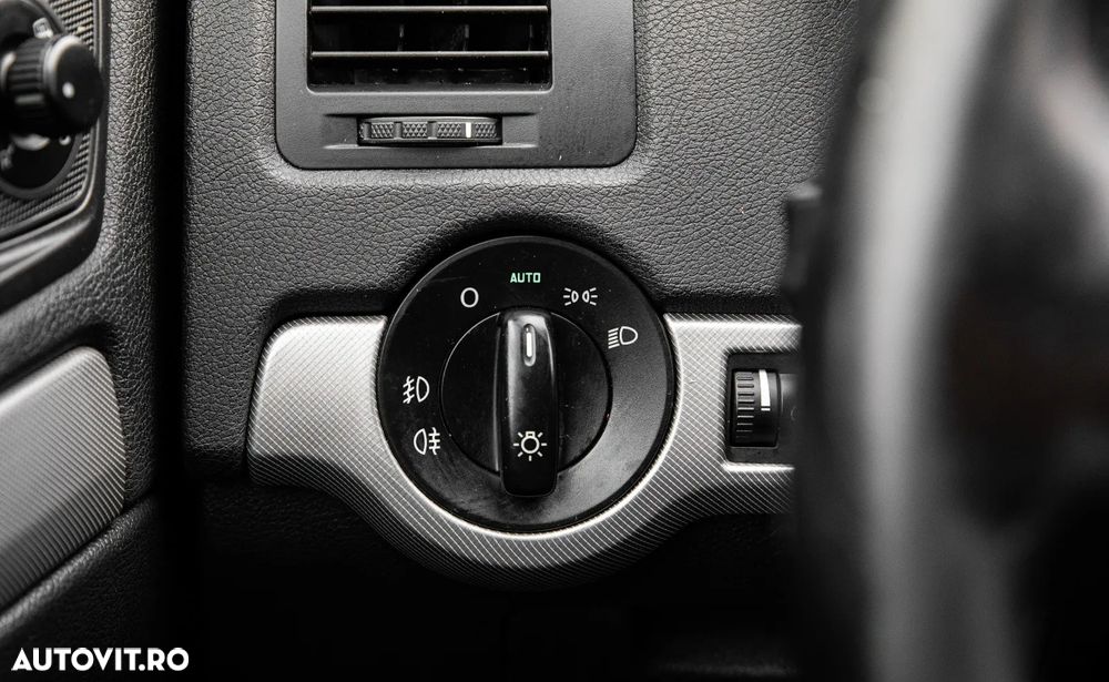 Skoda Octavia 1.6 TDI ELEGANCE - 7