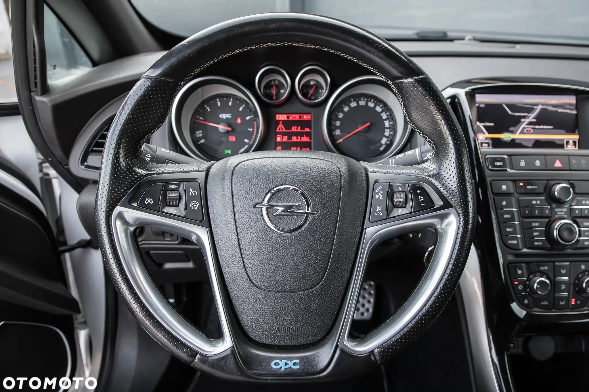 Opel Astra IV GTC OPC - 17