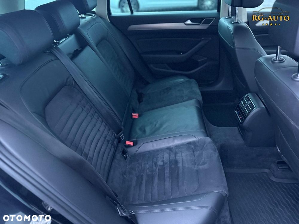 Volkswagen Passat - 31