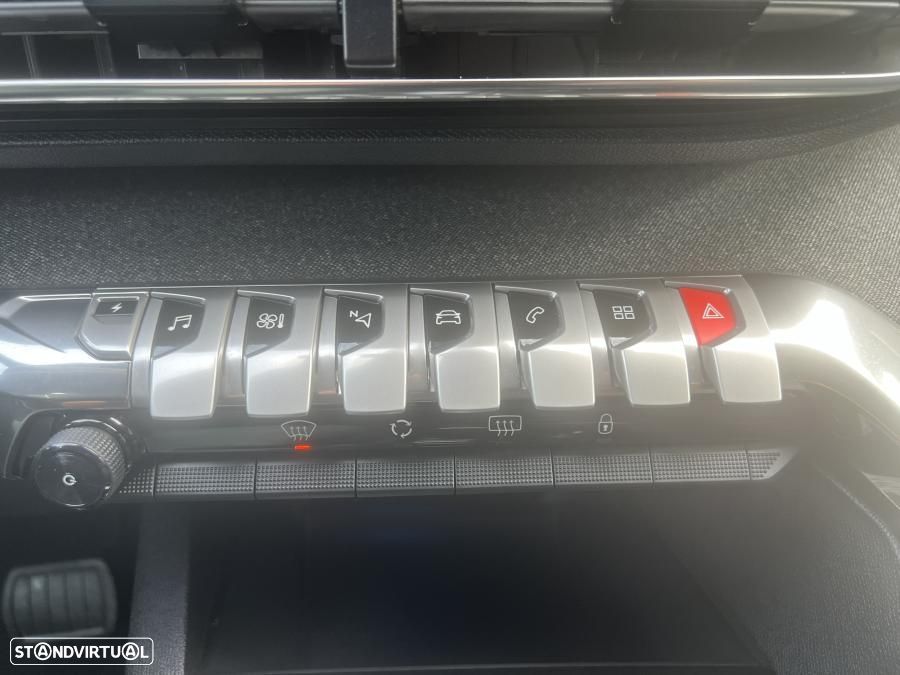 Peugeot 3008 225 e-EAT8 Allure Pack - 32