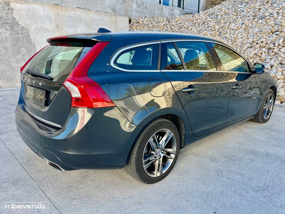 Volvo V60 D6 Plug-In-Hybrid AWD Geartronic Summum - 22