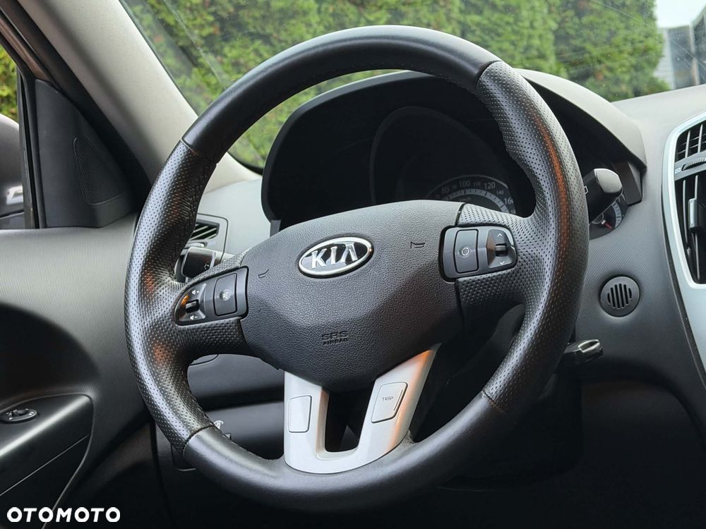 Kia Ceed - 12
