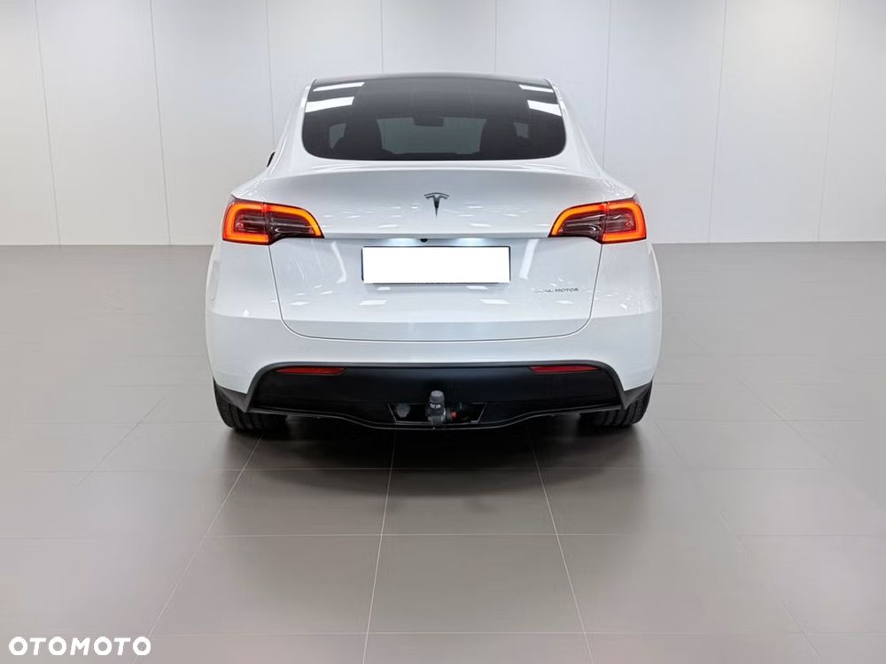 Tesla Model Y Long Range AWD - 15