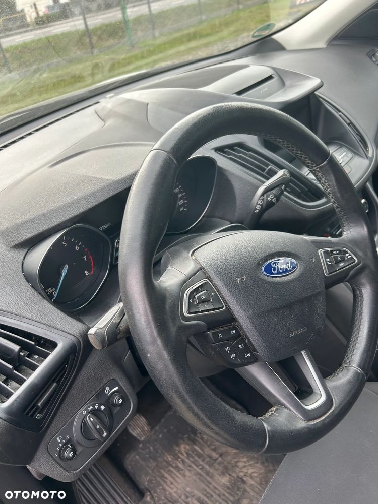 Ford Kuga 1.5 EcoBoost 2x4 Titanium - 17