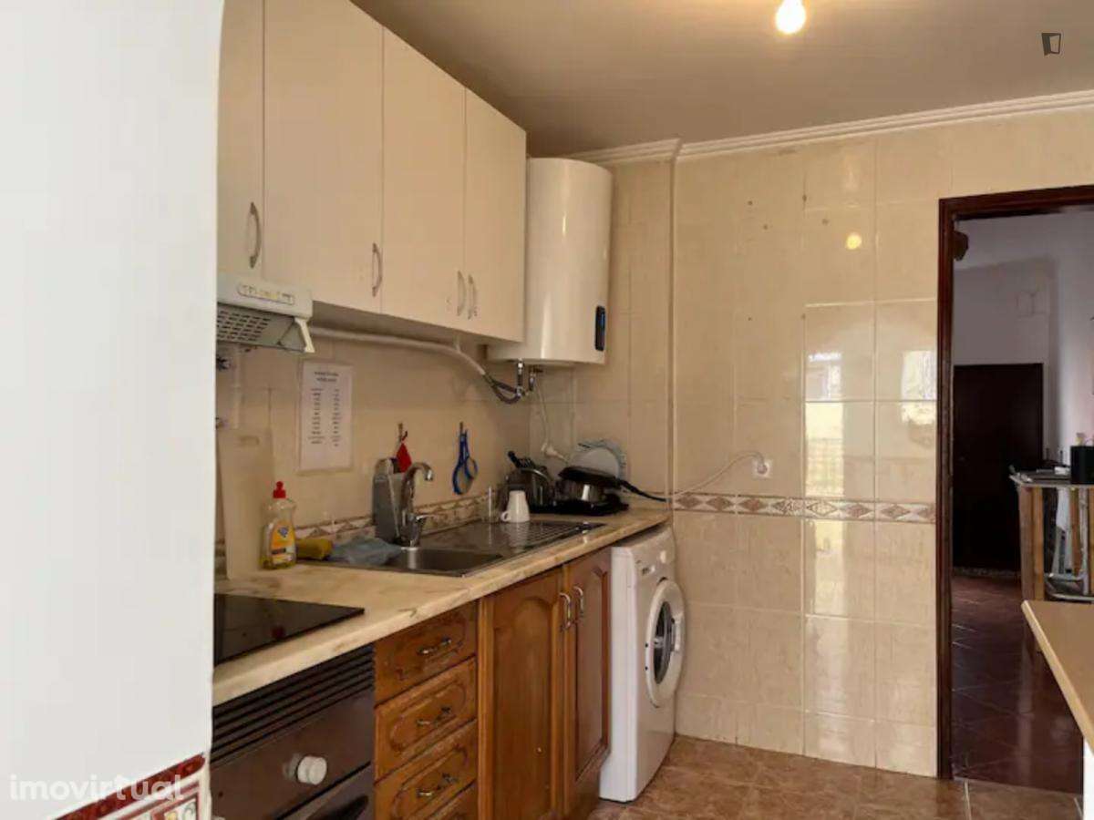 Quarto - localizado em Ajuda Lisbon - Grande imagem: 2/24