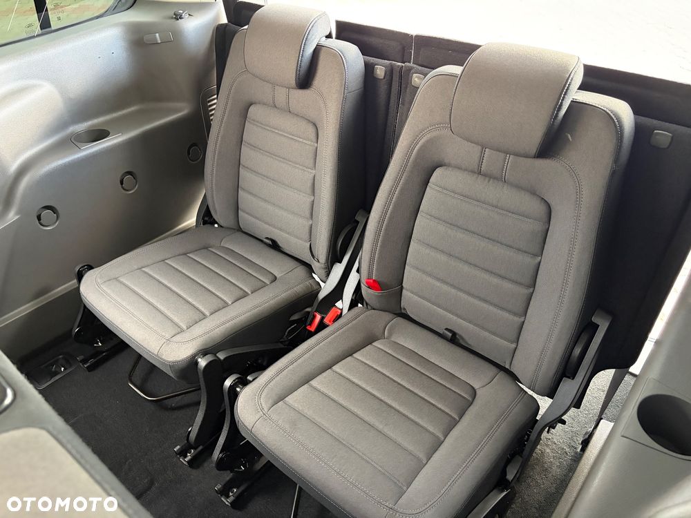 Ford Tourneo Connect Grand - 27