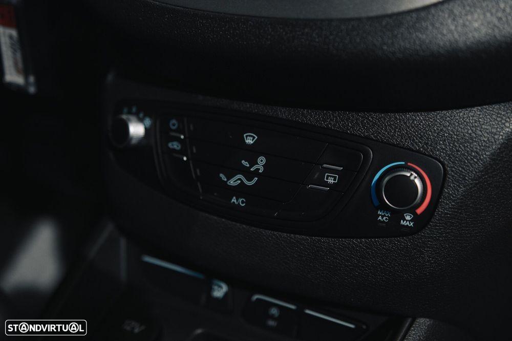 Ford Transit Courier - 11