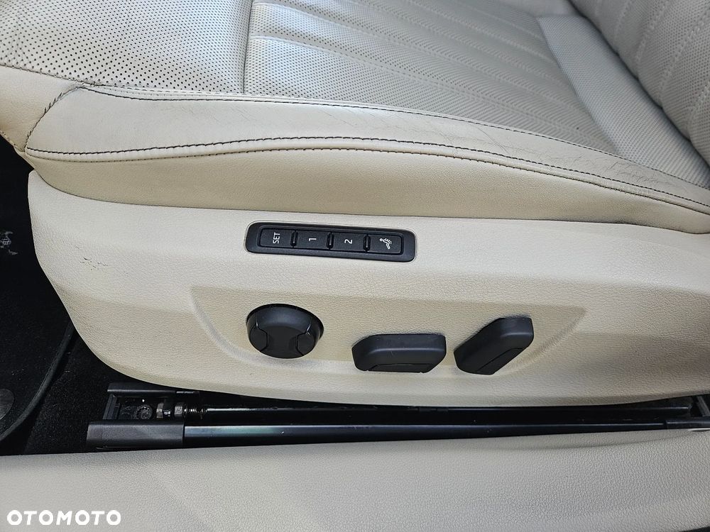 Skoda Superb 2.0 TDI DSG Premium Edition - 28