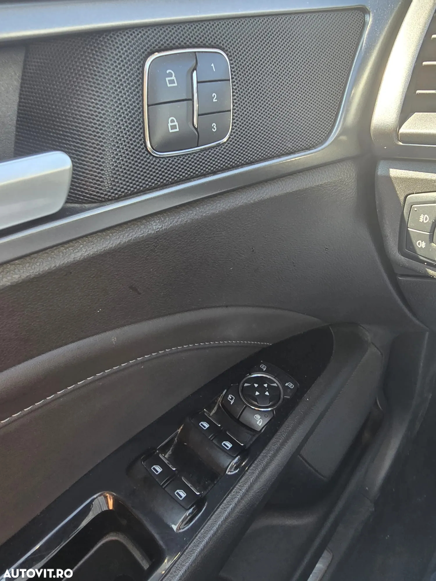 Ford Mondeo 2.0 TDCi Powershift Titanium - 11