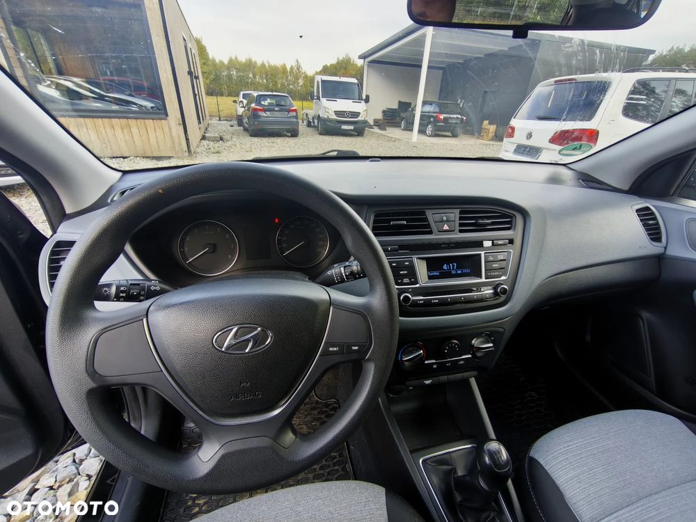 Hyundai i20 blue 1.2 - 28