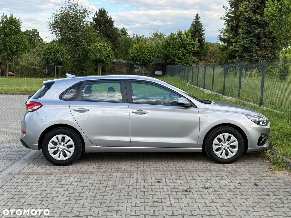 Hyundai i30 1.5 DPI Classic + - 19