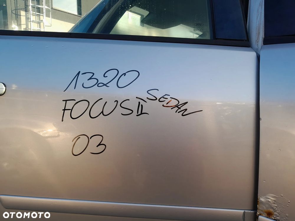 FORD FOCUS MK2 DRZWI PRAWE TYLNE PRAWY TYŁ SEDAN KOLOR: 03 - 3