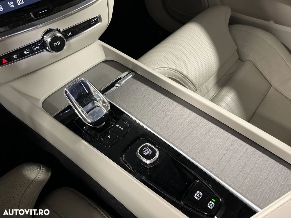 Volvo S60 B4 MHEV AT Plus Dark - 23