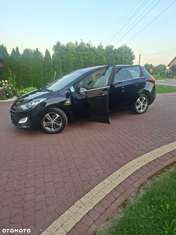 Hyundai i30 blue Kombi 1.6 GDi Trend - 5