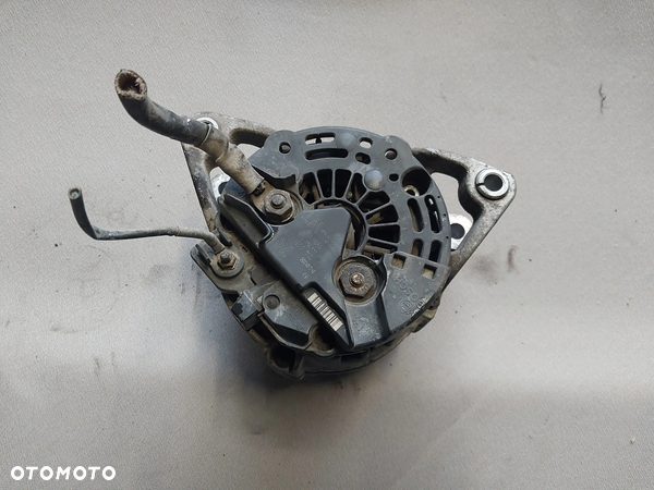 Alternator Opel 2.0 DTI Astra Zafira 70A Bosch 0 124 225 023