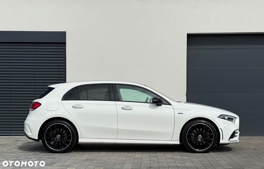 Mercedes-Benz Klasa A 250 e PHEV AMG Line 8G-DCT - 3