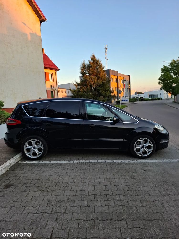 Ford S-Max - 11