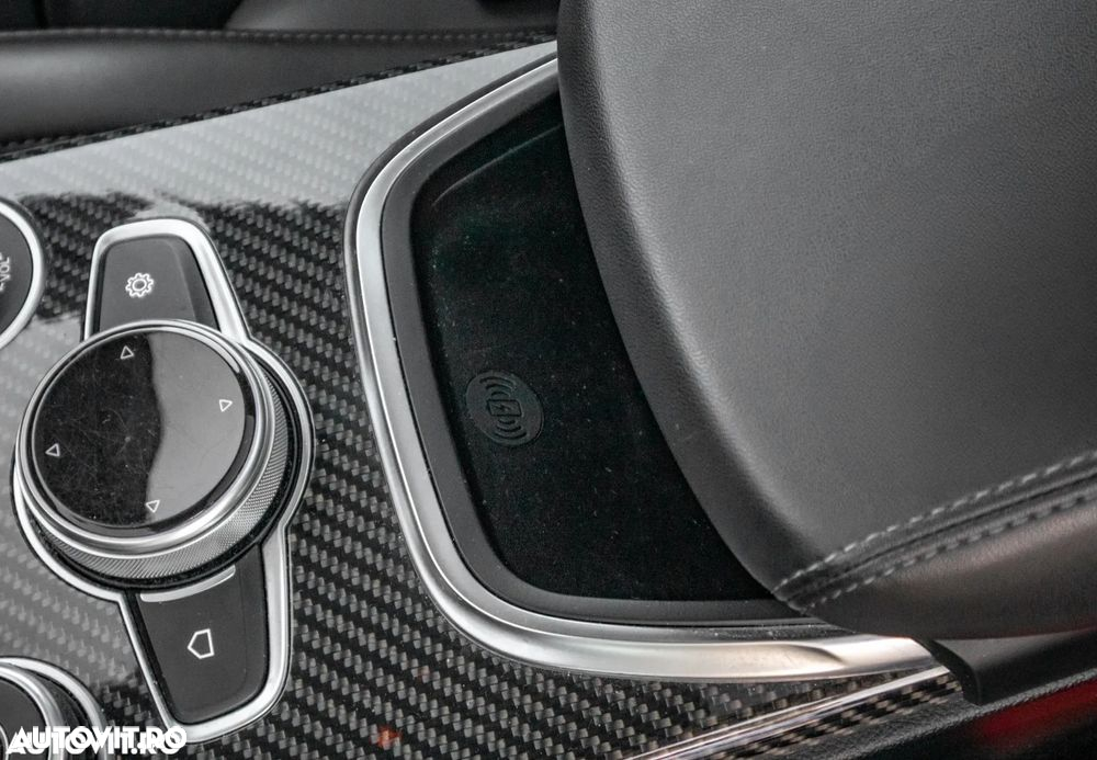 Alfa Romeo Stelvio V6 2.9 Bi-Turbo AT8-Q4 Quadrifoglio - 21