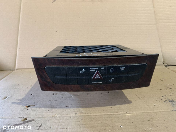 PANEL MERCEDES W 211 A2116800552