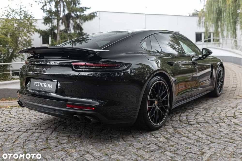 Porsche Panamera Turbo - 11