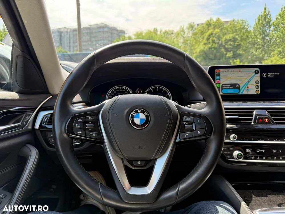 BMW Seria 5 520i Aut. Luxury Line - 9