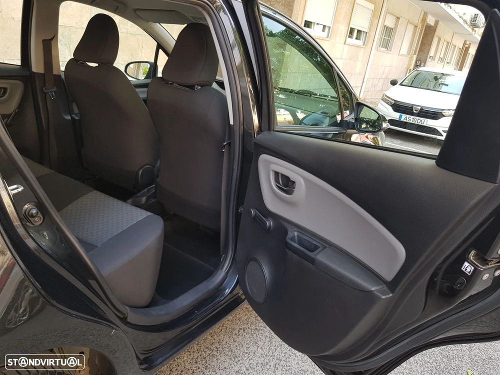 Toyota Yaris 1.4 D-4D Sport+Navi - 38