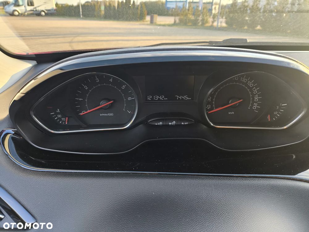 Peugeot 208 82 PureTech Style - 5